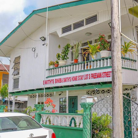 Smith'S Homestay Georgetown Bagian luar foto