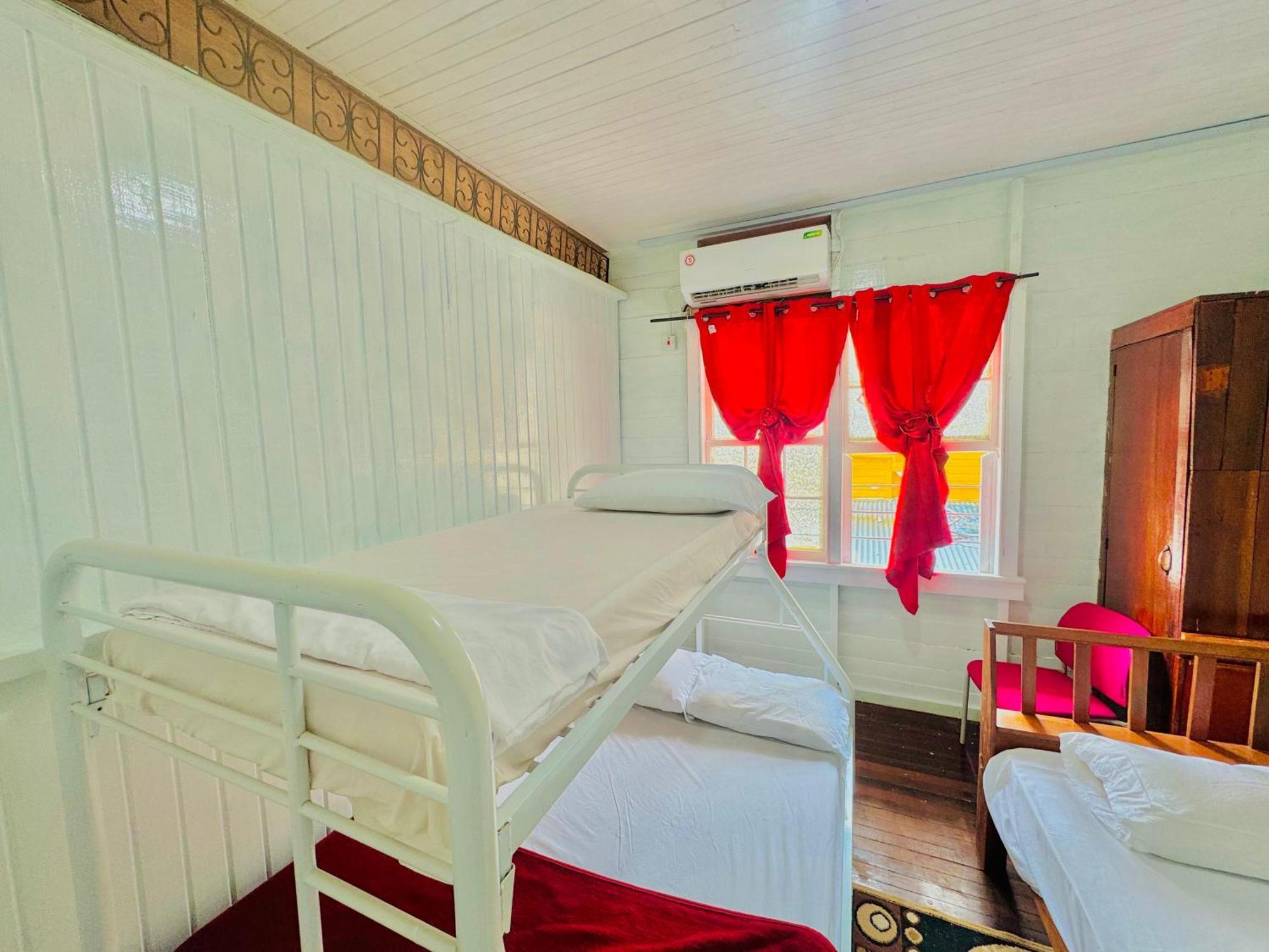 Smith'S Homestay Georgetown Bagian luar foto